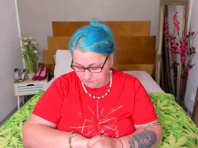 SweetBoobsM webcam