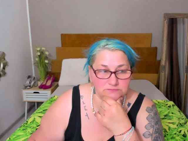SweetBoobsM webcam