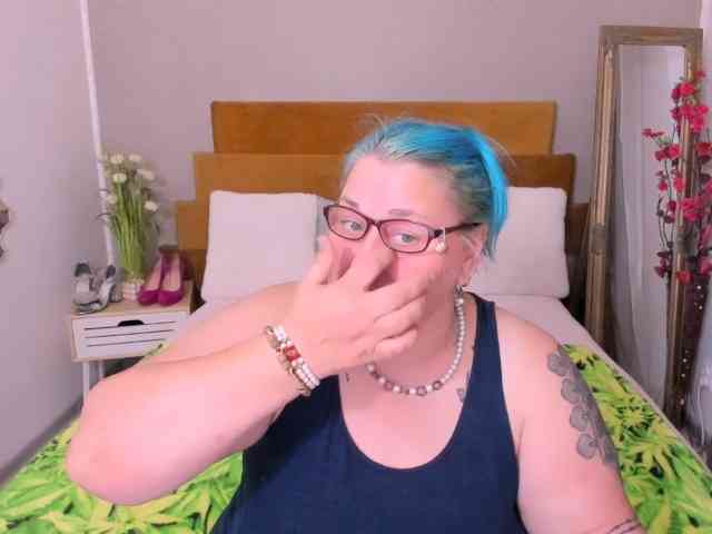 SweetBoobsM webcam