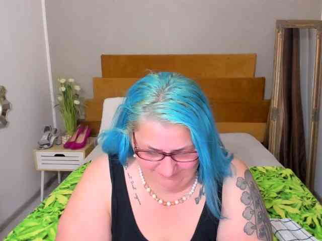 SweetBoobsM webcam