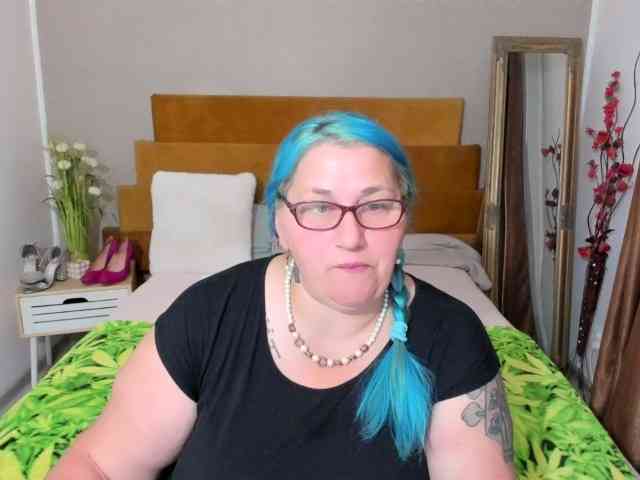 SweetBoobsM webcam