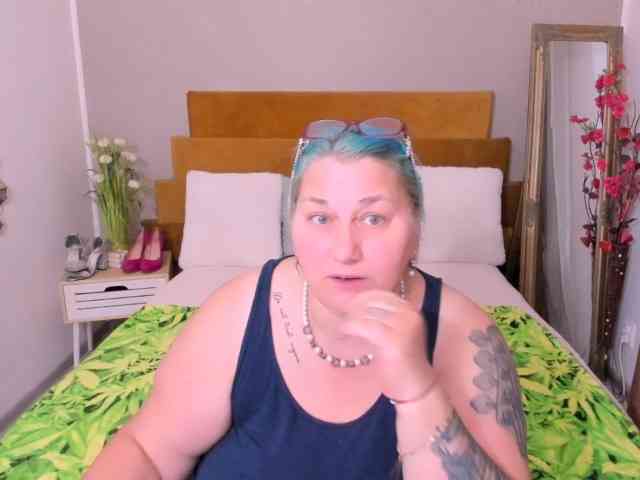 SweetBoobsM webcam