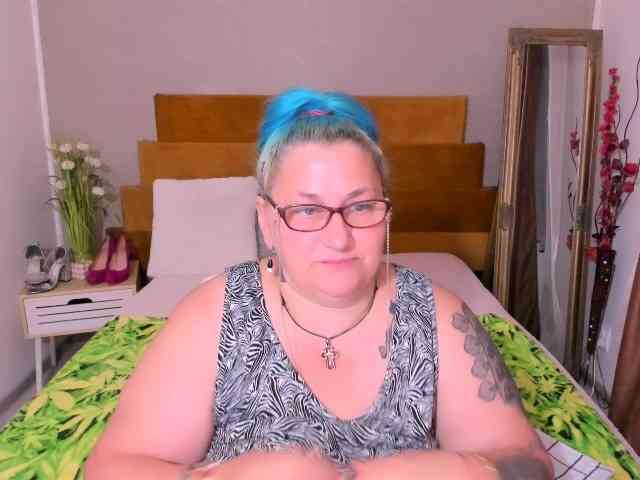 SweetBoobsM webcam