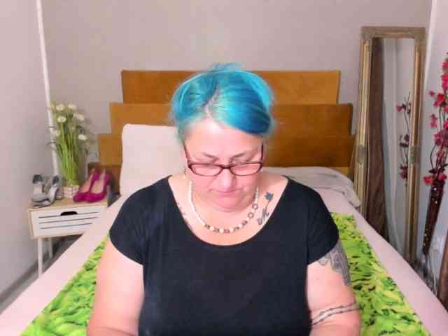 SweetBoobsM webcam