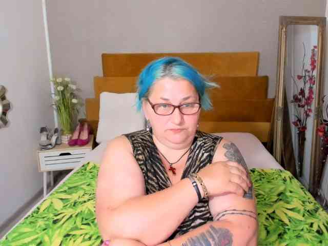 SweetBoobsM webcam