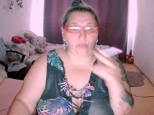 SweetBoobsM webcam