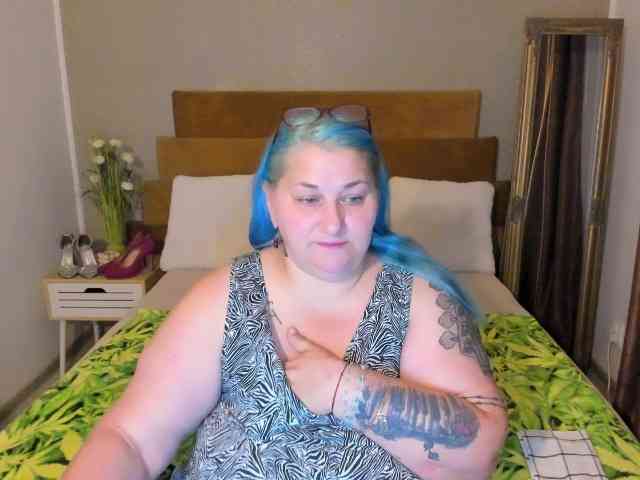 SweetBoobsM webcam