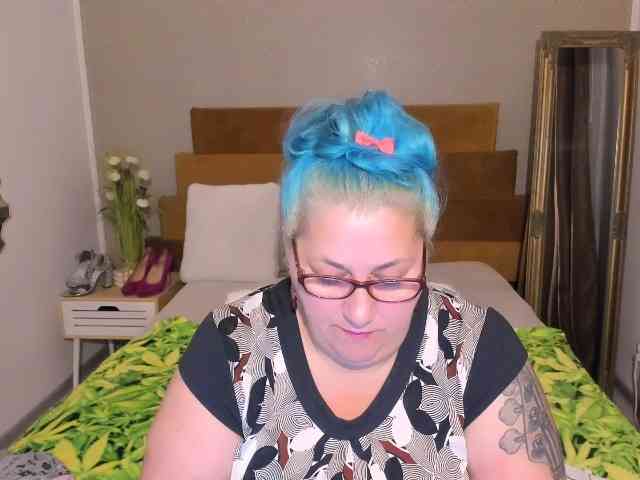 SweetBoobsM webcam