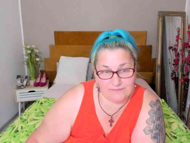 SweetBoobsM webcam