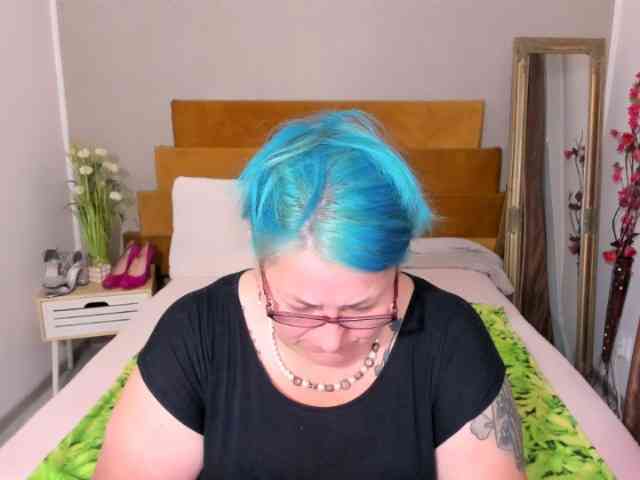 SweetBoobsM webcam