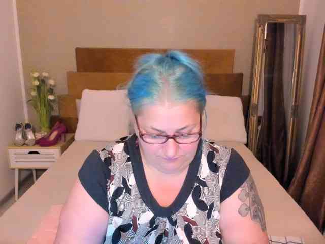 SweetBoobsM webcam