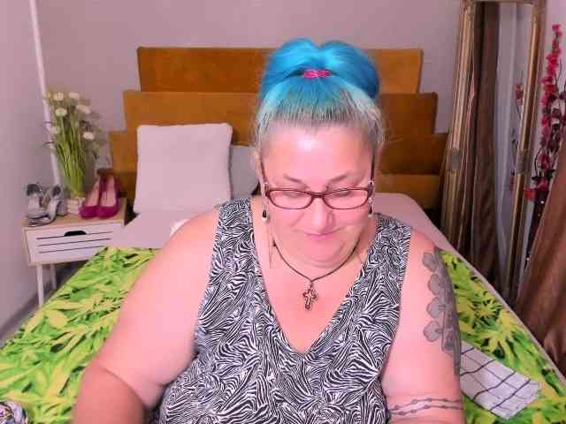 SweetBoobsM webcam