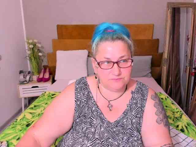 SweetBoobsM webcam
