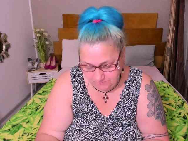 SweetBoobsM webcam