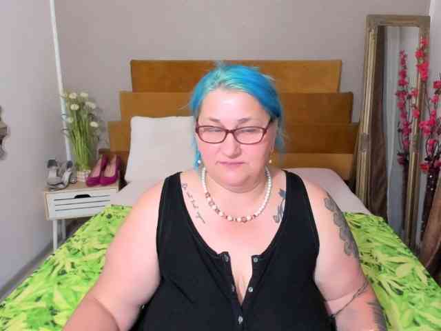 SweetBoobsM webcam