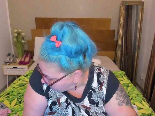 SweetBoobsM webcam