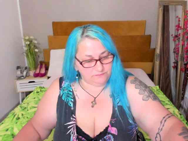 SweetBoobsM webcam