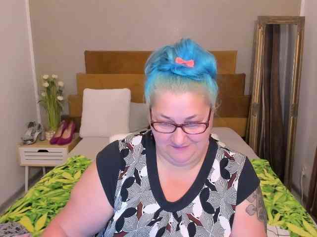 SweetBoobsM webcam