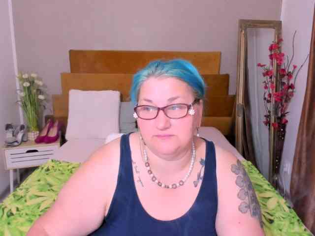 SweetBoobsM webcam