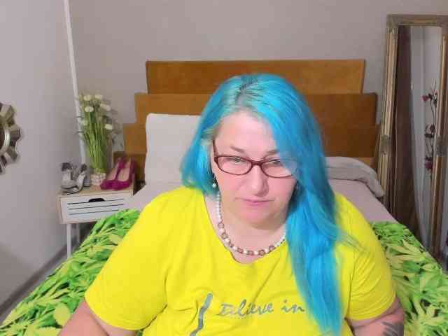 SweetBoobsM webcam