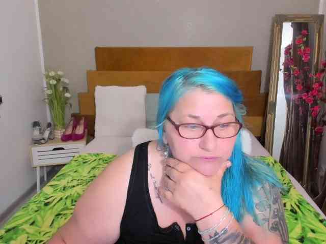 SweetBoobsM webcam