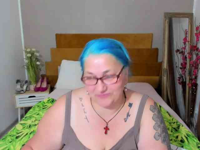 SweetBoobsM webcam