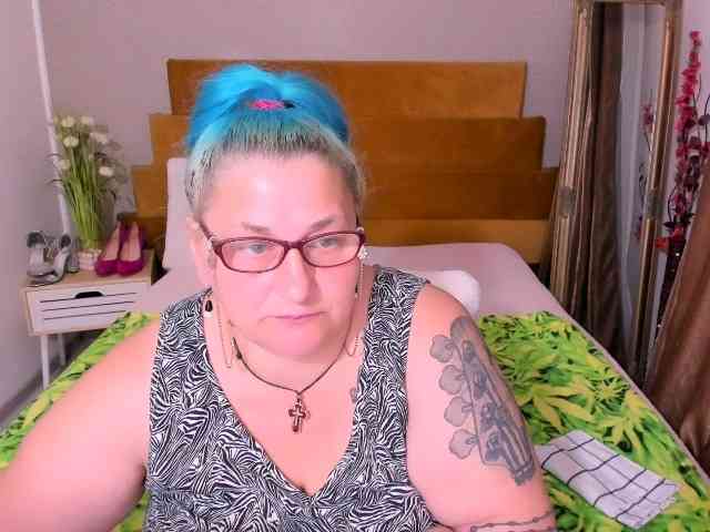SweetBoobsM webcam