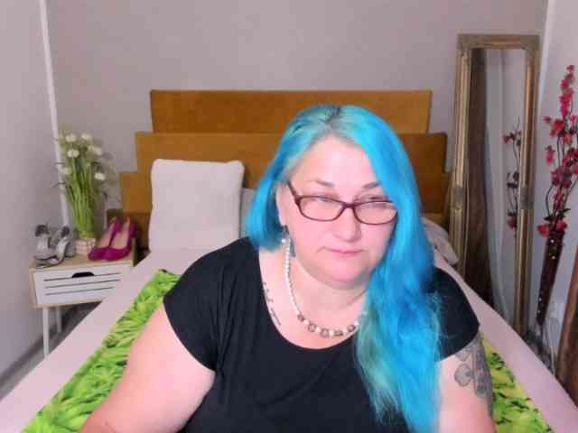 SweetBoobsM webcam