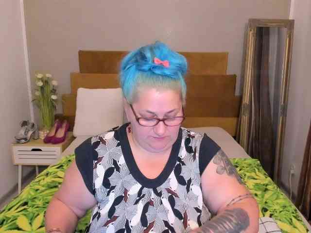 SweetBoobsM webcam