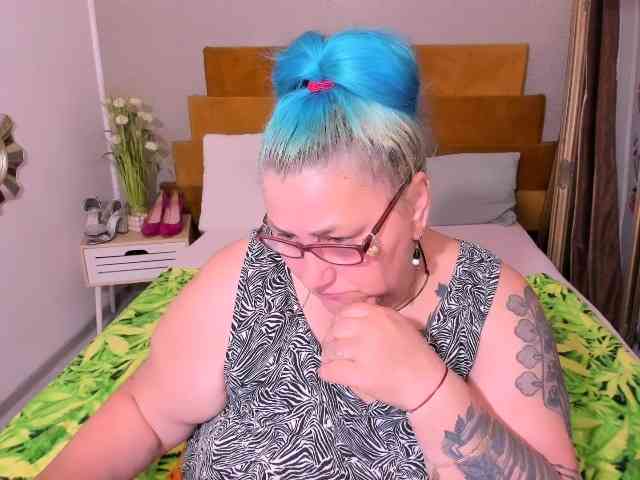 SweetBoobsM webcam