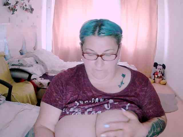 SweetBoobsM webcam