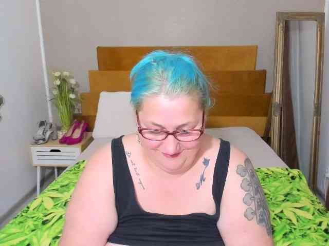 SweetBoobsM webcam