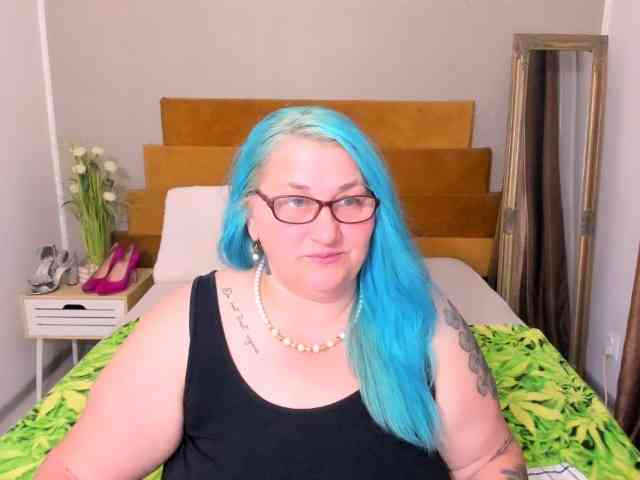 SweetBoobsM webcam