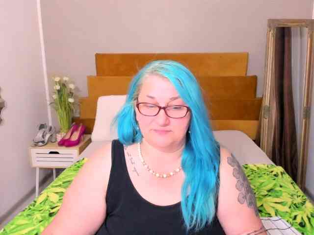 SweetBoobsM webcam