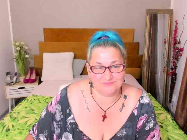 SweetBoobsM webcam