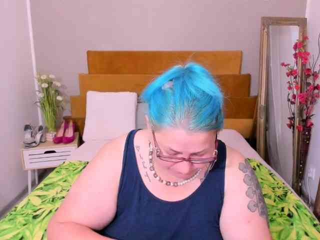 SweetBoobsM webcam