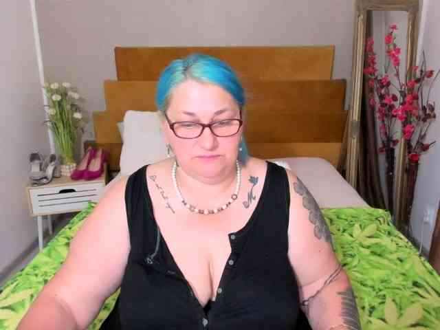 SweetBoobsM webcam