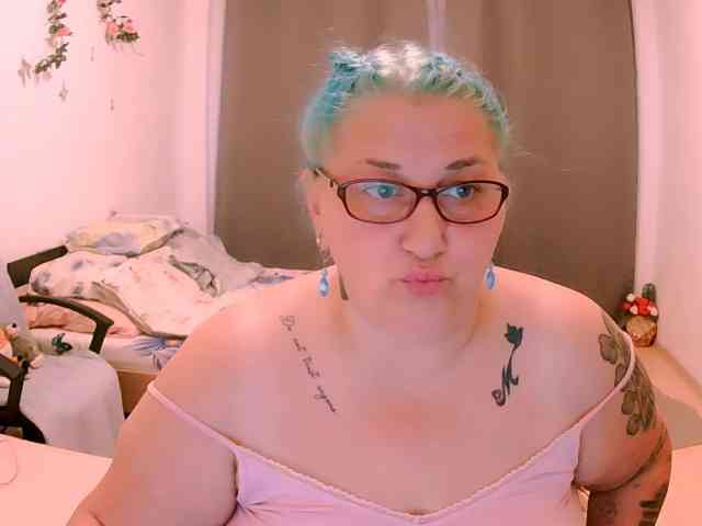 SweetBoobsM webcam