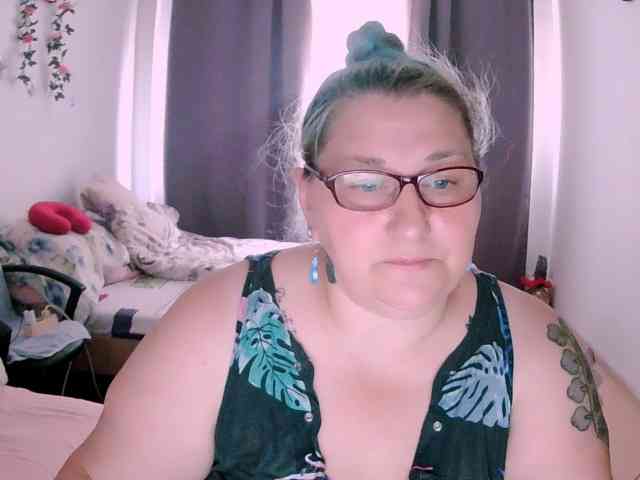 SweetBoobsM webcam