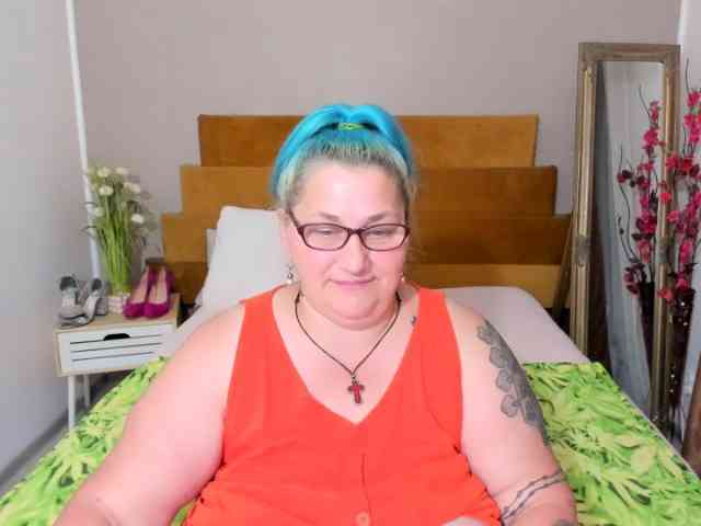 SweetBoobsM webcam