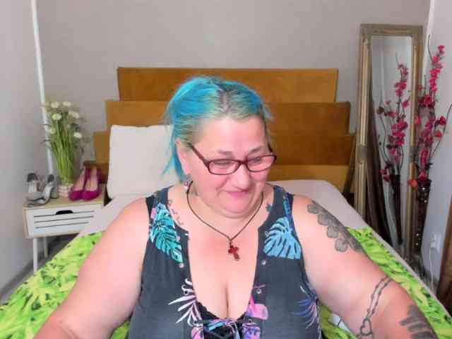SweetBoobsM webcam