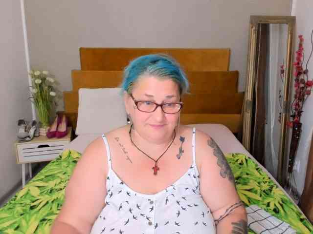 SweetBoobsM webcam