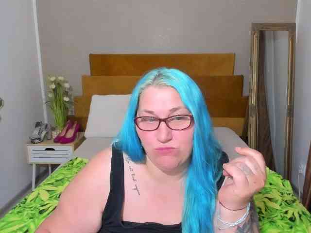 SweetBoobsM webcam