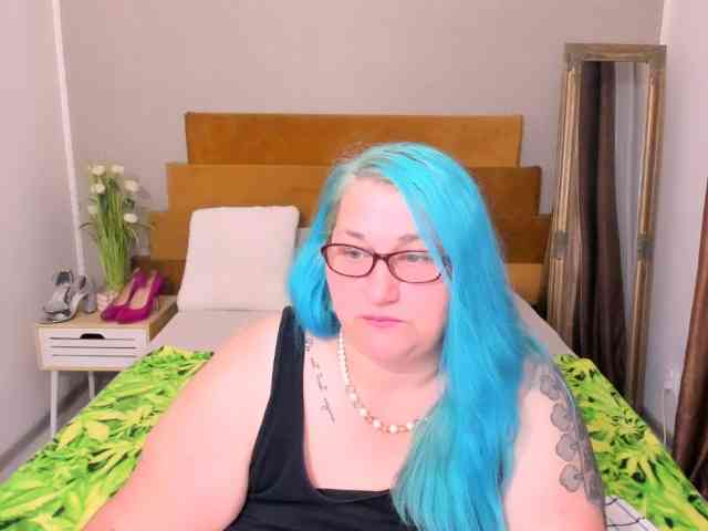 SweetBoobsM webcam