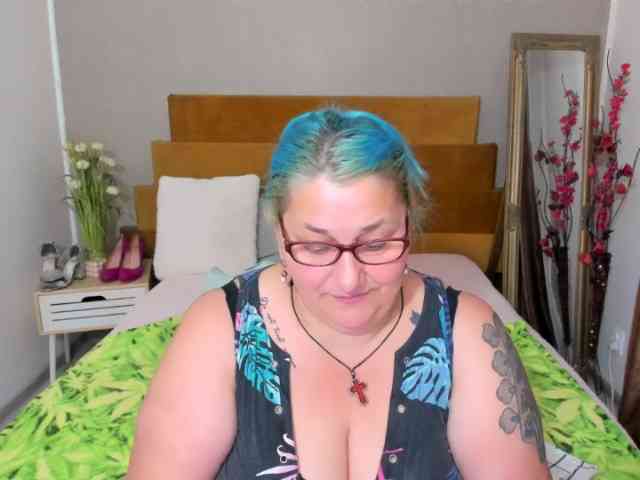 SweetBoobsM webcam