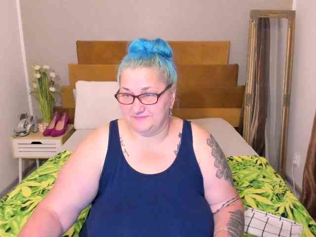 SweetBoobsM webcam