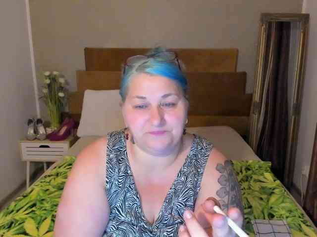 SweetBoobsM webcam