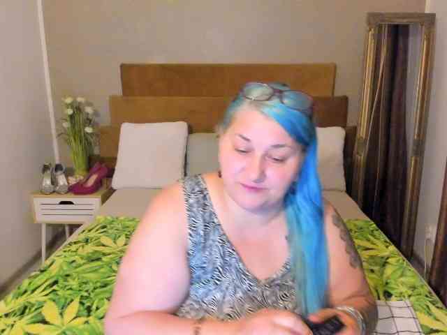 SweetBoobsM webcam