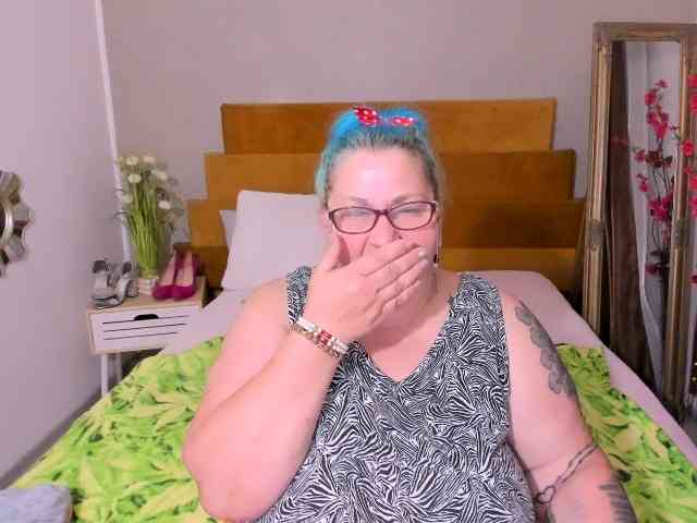 SweetBoobsM webcam