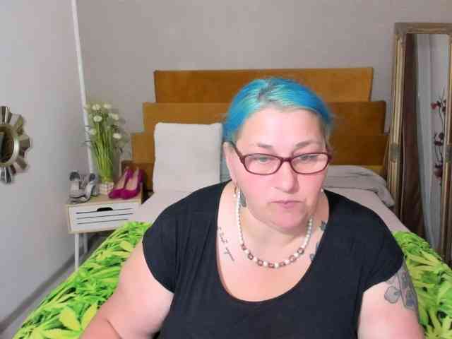 SweetBoobsM webcam